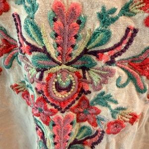 Lucky & Coco Embroidered Boho Top Small Peach Floral V-Neck Shirt